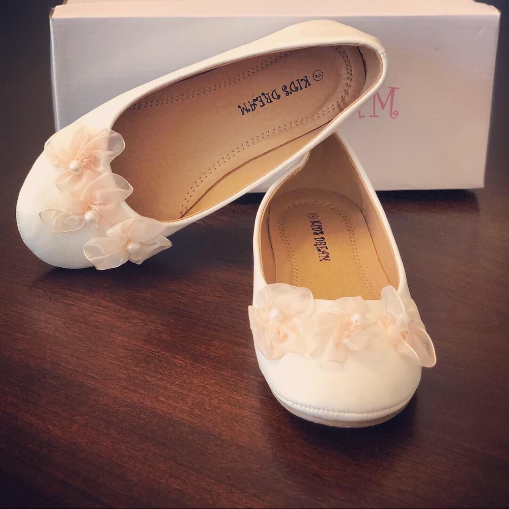 Kids Dream Ivory Flower Flat - Girls - Picture 5 of 8